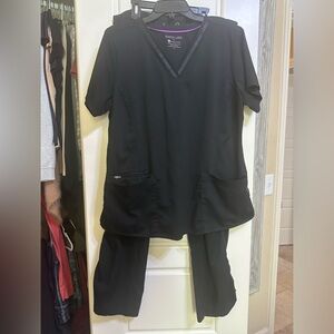 Purple label healing hands scrubs size large